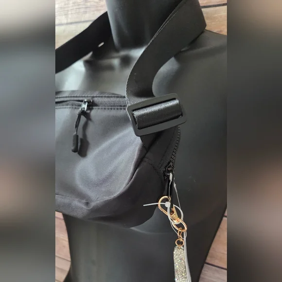 Studio NYC Belt Bag with Star Charm NWT - Picture 13 of 15